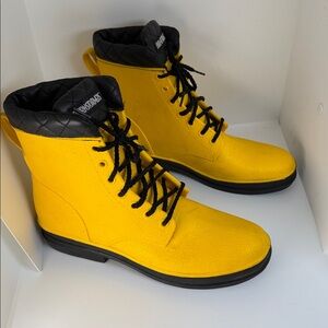 Durango Comfort Core BARNSTORMERS rain boots. Yellow and Black. Waterproof. 11 M